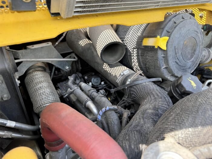 2014 New Holland C232 Compact Track Loader - Image 13