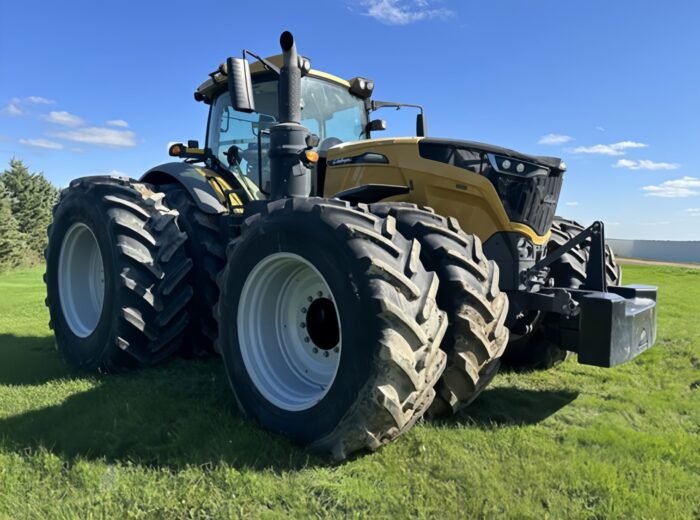 2019 Challenger 1050 Tractor - Image 2