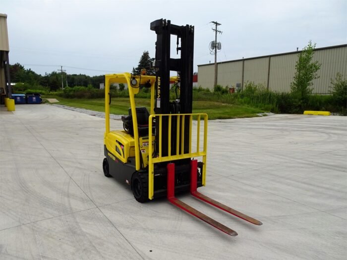 2017 Hyster J40XN Pneumatic Tyre Forklift - Image 2