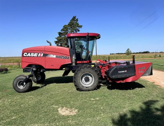 2018 Case IH WD2504 Self-Propelled Windrower - Image 3