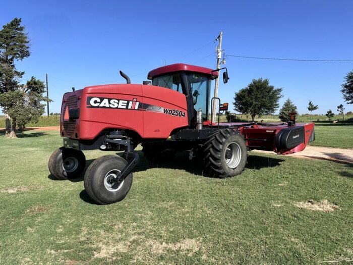 2018 Case IH WD2504 Self-Propelled Windrower - Image 4