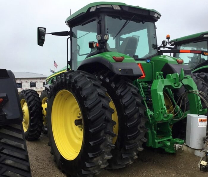 2021 John Deere 8R Tractor - Image 4