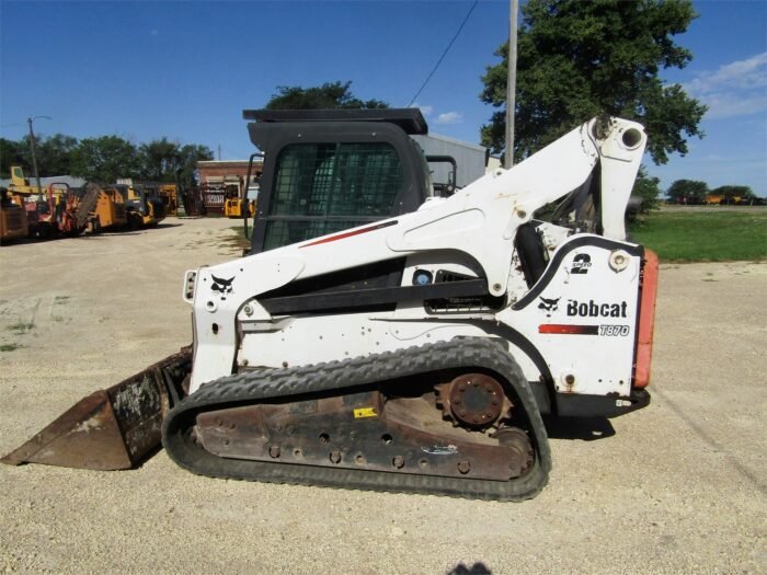 2015 Bobcat T870 Compact Track Loader - Image 4