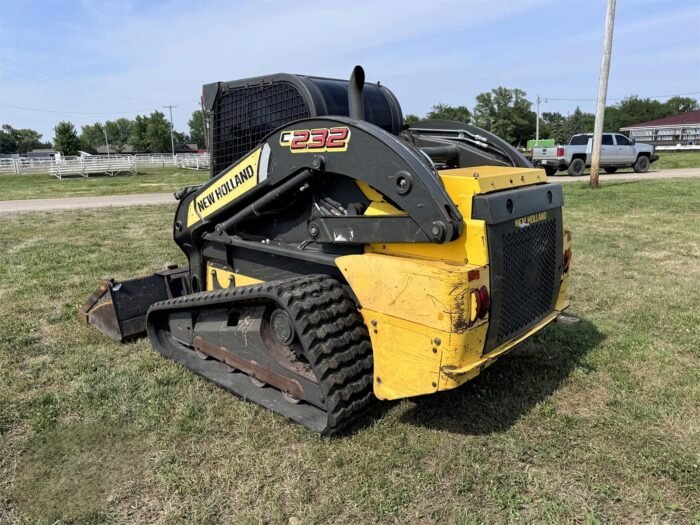 2014 New Holland C232 Compact Track Loader - Image 6