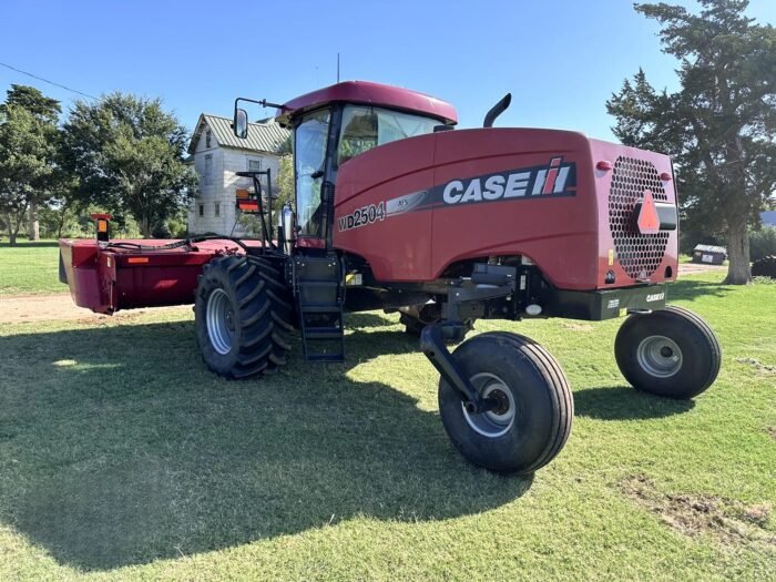 2018 Case IH WD2504 Self-Propelled Windrower - Image 6