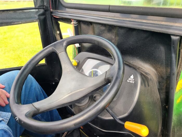 2017 John Deere 2025R Tractor - Image 6