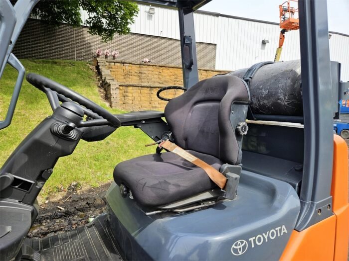 2015 Toyota 8FGCU20 Cushion Tyre Forklift - Image 7