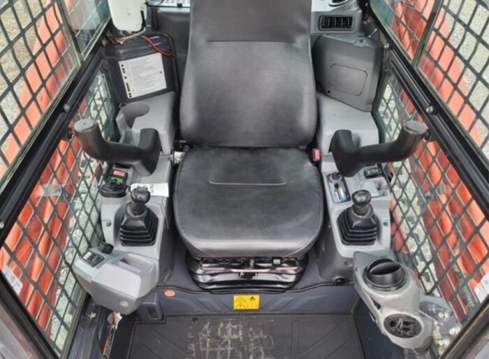 2017 Kubota SVL95-2S Compact Track Loader - Image 12