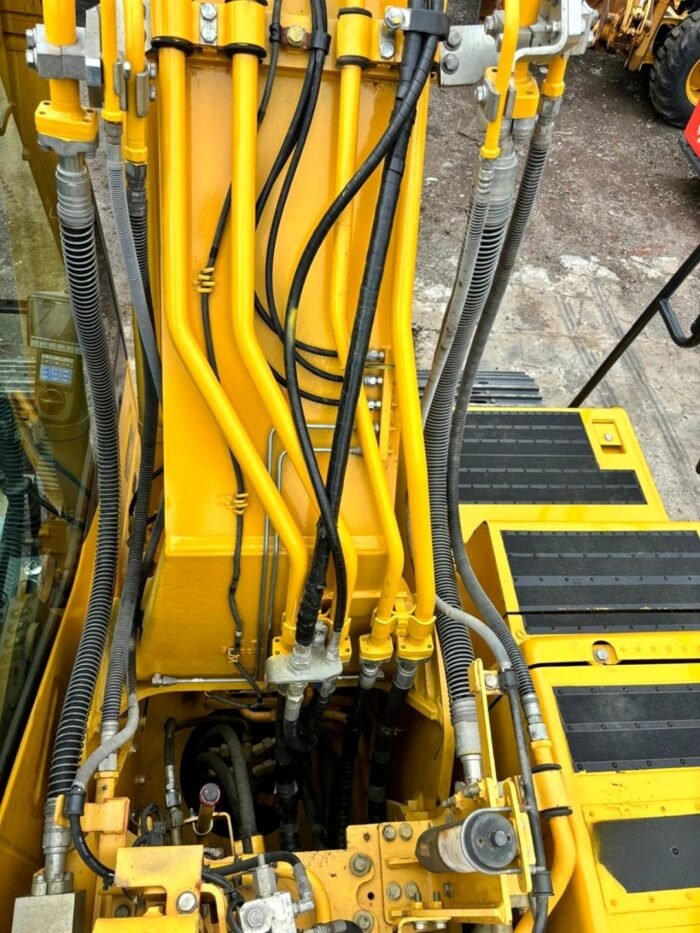 2021 Komatsu PC210-11 Midi Excavator - Image 12