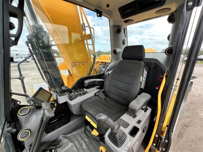2023 JCB 150X LC Midi Excavator - Image 14