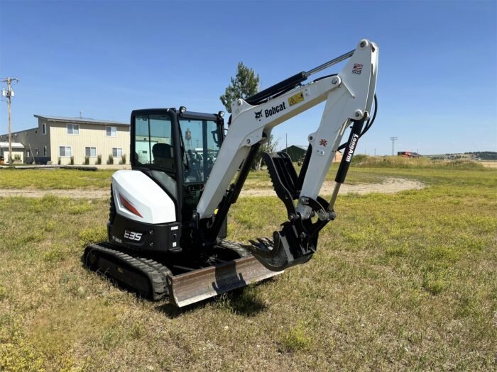2022 Bobcat E35Z Mini Excavator - Image 2
