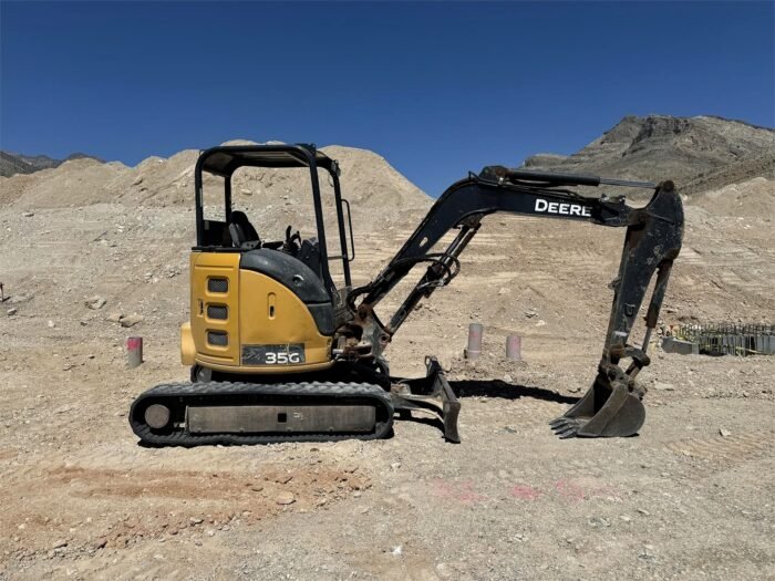 2017 John Deere 35G Mini Excavator - Image 3
