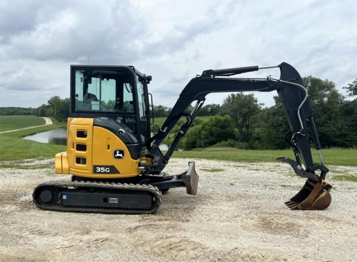 2021 John Deere 35G Compact Mini Excavator - Image 2