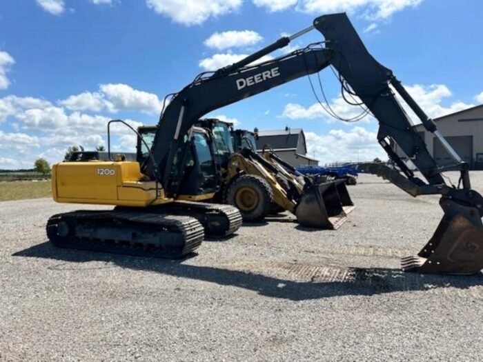2011 John Deere 120D Midi Excavator - Image 3