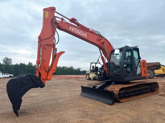 2021 Hitachi ZX135US-6 Midi Excavator - Image 7