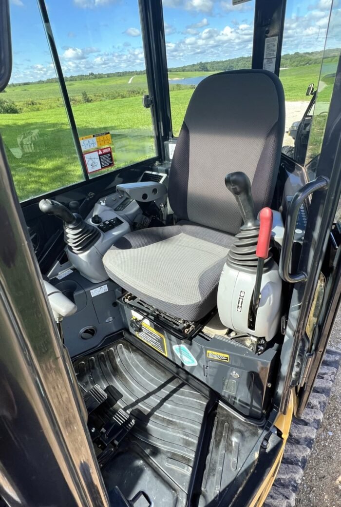 2021 John Deere 35G Compact Mini Excavator - Image 7