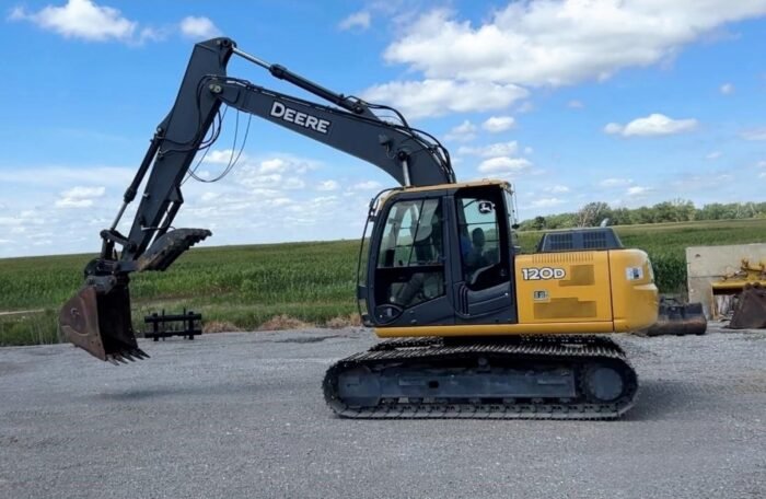 2011 John Deere 120D Midi Excavator - Image 8