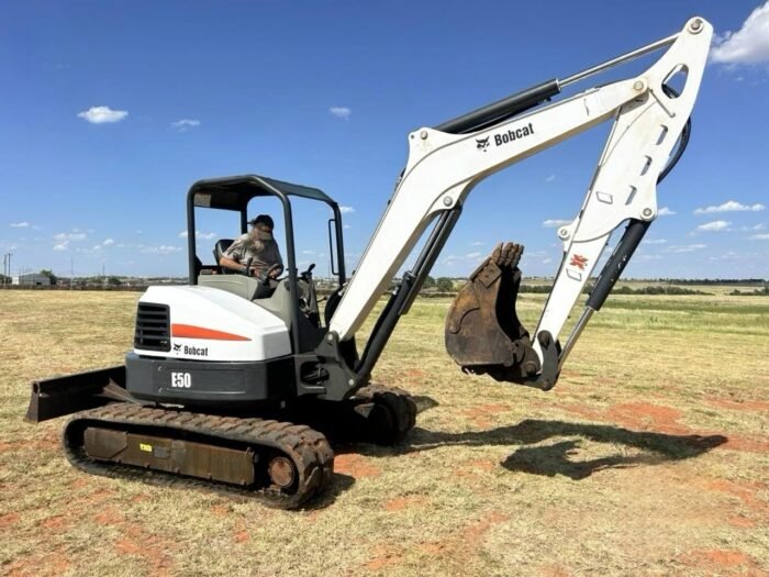 2015 Bobcat E50 Mini Excavator - Image 2