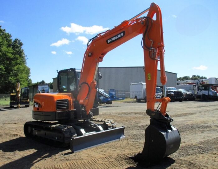 2021 Doosan DX85R-3 Midi Excavator - Image 2