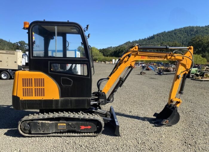 2022 AGROTK NT30 Mini Excavator - Image 2