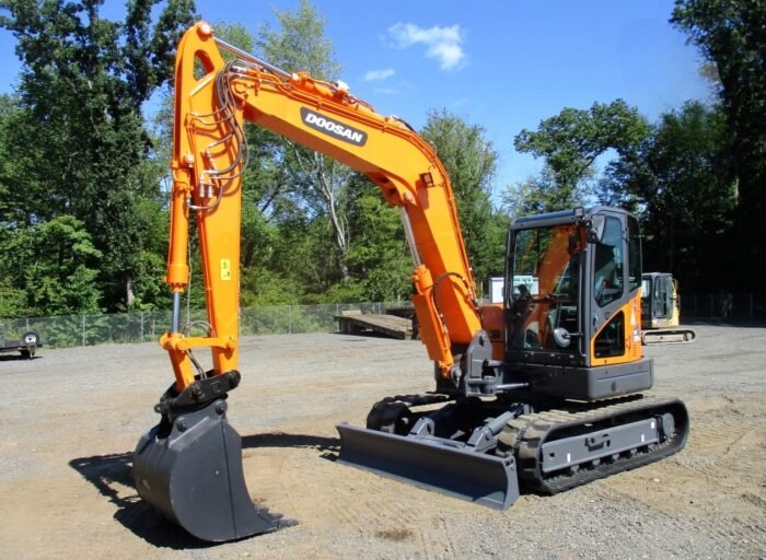 2021 Doosan DX85R-3 Midi Excavator - Image 8